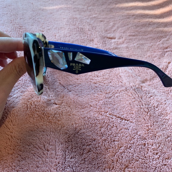 PRADA sunglasses main image 4